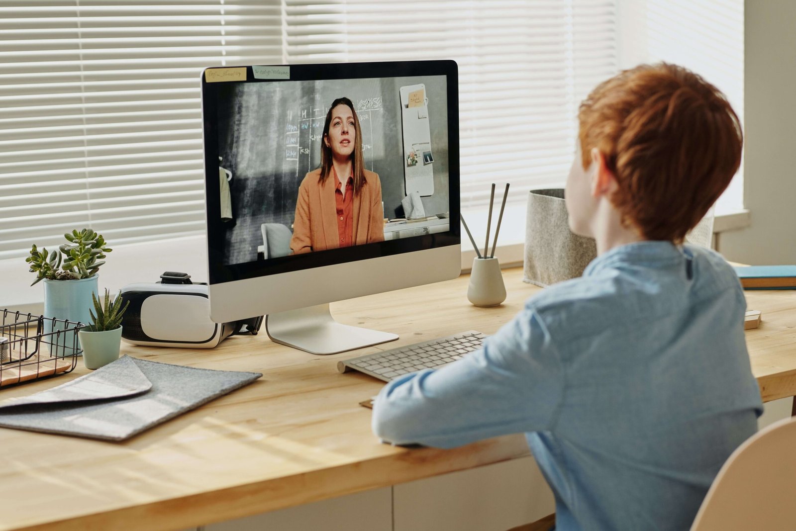 The Power of Online Learning: Building Skills at Your Own Pace A Student learning online